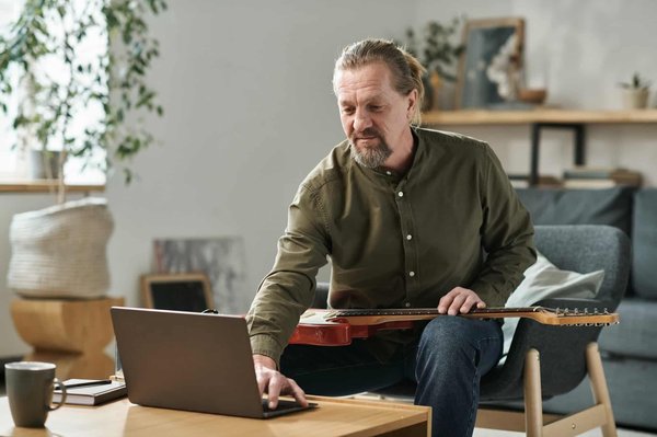 Comment intégrer les musiques du monde dans un curriculum éducatif ?